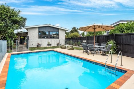 Photo of property in 16 Bucknell Street, Sockburn, Christchurch, 8042