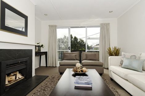 Photo of property in 17 Sheridan Drive, New Lynn, Auckland, 0600