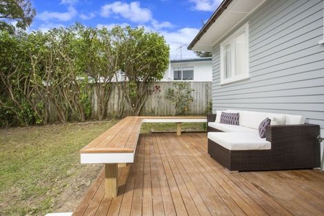 Photo of property in 1/97 Eskdale Road, Birkdale, Auckland, 0626