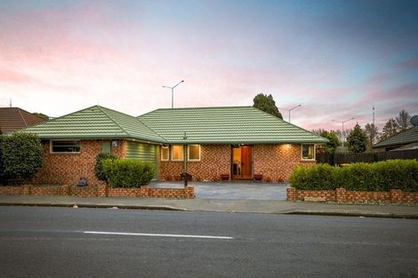 Photo of property in 3 Farquhars Road, Redwood, Christchurch, 8051