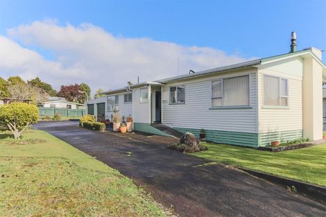 Photo of property in 5 Kowhai Street, Inglewood, 4330