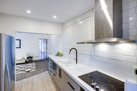 Photo of property in 407 Marine Parade, Napier South, Napier, 4110