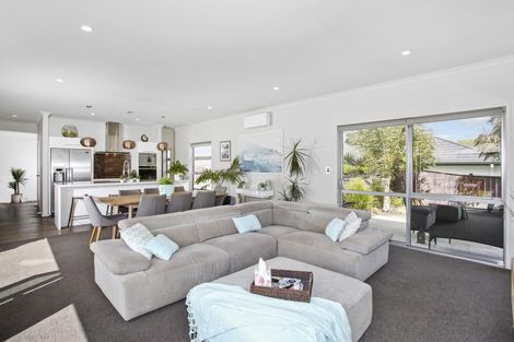 Photo of property in 13 Hillpark Drive, Pokeno, 2402