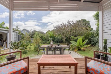 Photo of property in 8 Simpson Place, Whitianga, 3510