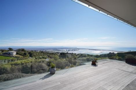 Photo of property in 5 Peregrine Close, Mount Pleasant, Christchurch, 8081