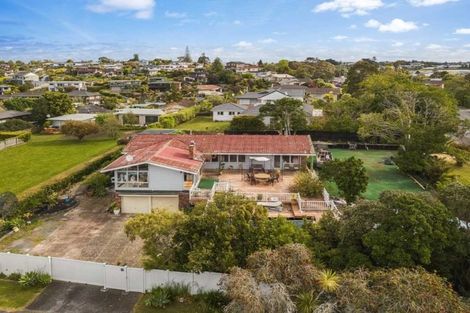 Photo of property in 345 East Coast Road, Mairangi Bay, Auckland, 0630