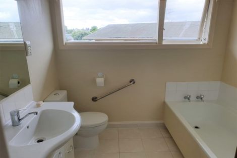 Photo of property in 2 Russleigh Drive, Dinsdale, Hamilton, 3204