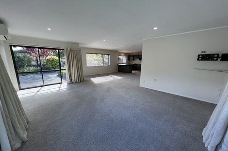Photo of property in 4 Mckenzie Court, Terrace End, Palmerston North, 4410