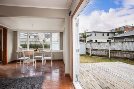 Photo of property in 7 Lorna Street, Lynmouth, New Plymouth, 4310