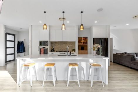 Photo of property in 8 Somerset Place, Stanmore Bay, Whangaparaoa, 0932