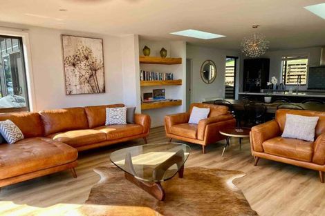 Photo of property in 15a Mackinnon Terrace, Sunshine Bay, Queenstown, 9300