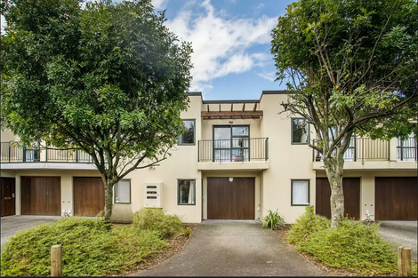Photo of property in 11/17 Harbour View Road, Te Atatu Peninsula, Auckland, 0610