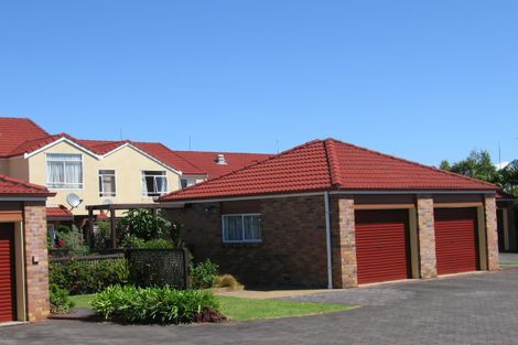 Photo of property in Salisbury Court, 3/139 Connell Street, Blockhouse Bay, Auckland, 0600