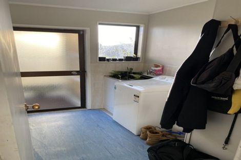 Photo of property in 2/11 Etherton Drive, Weymouth, Auckland, 2103