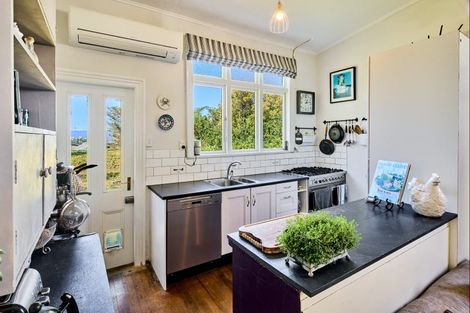 Photo of property in 55 Fairview Crescent, Kelburn, Wellington, 6012