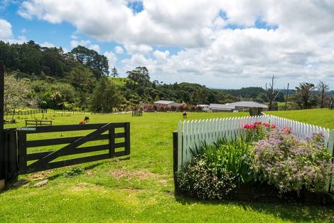 Photo of property in 12 Mildon Road, Waitakere, Auckland, 0782