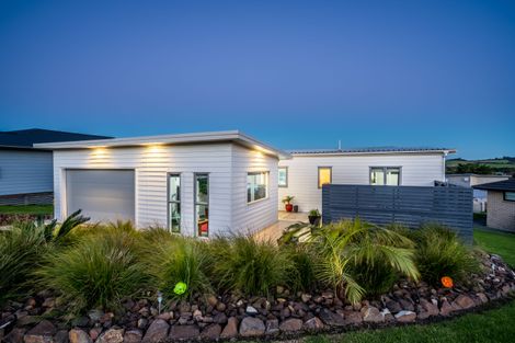 Photo of property in 15 Weka Street, Mangawhai, 0505