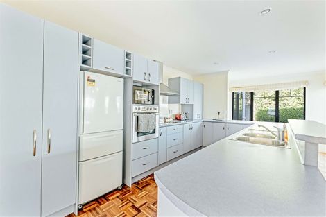 Photo of property in 44 Chateau Drive, Burnside, Christchurch, 8053