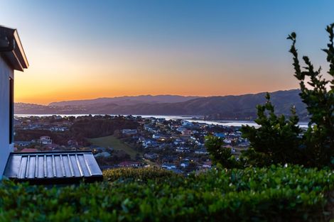 Photo of property in 135 Endeavour Drive, Whitby, Porirua, 5024