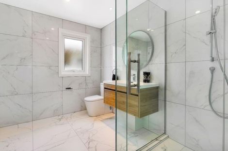 Photo of property in 19 Scarboro Terrace, Murrays Bay, Auckland, 0630