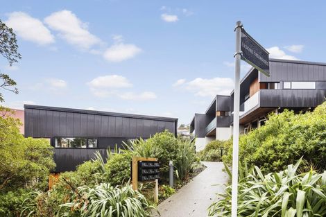 Photo of property in 37 Avon Street, Island Bay, Wellington, 6023