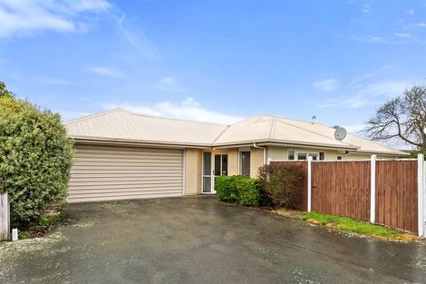 Photo of property in 16a Dunedin Street, Redwood, Christchurch, 8051