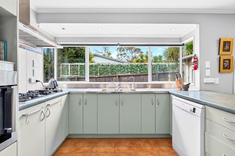 Photo of property in 21a Savoy Road, Glen Eden, Auckland, 0602