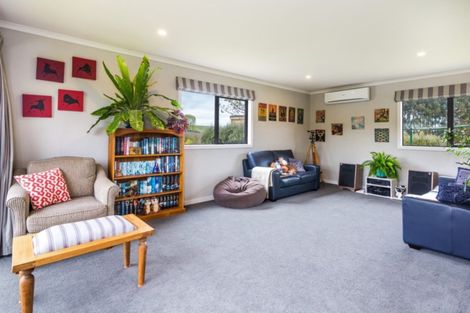 Photo of property in 21 Katelyn Place, Kinloch, Taupo, 3385
