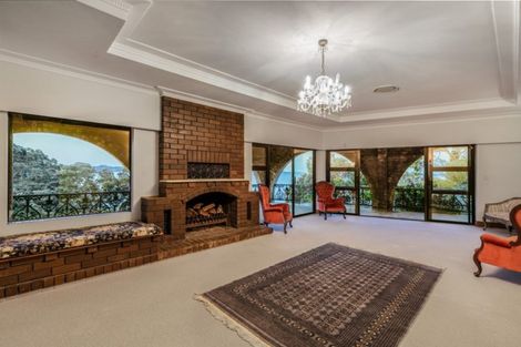 Photo of property in 27 Chelverton Terrace, Red Beach, 0932