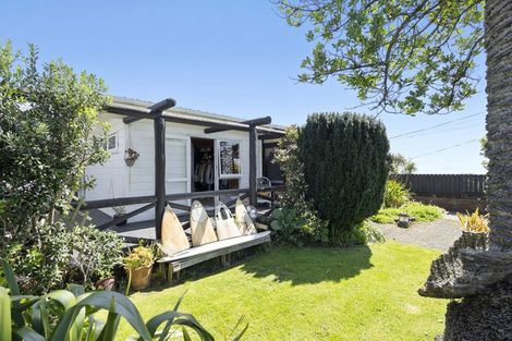 Photo of property in 4 Record Street, Fitzroy, New Plymouth, 4312