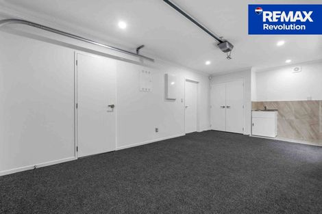 Photo of property in 21 Blanes Road, Weymouth, Auckland, 2103