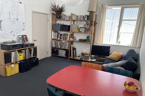 Photo of property in 468 Adelaide Road, Berhampore, Wellington, 6023