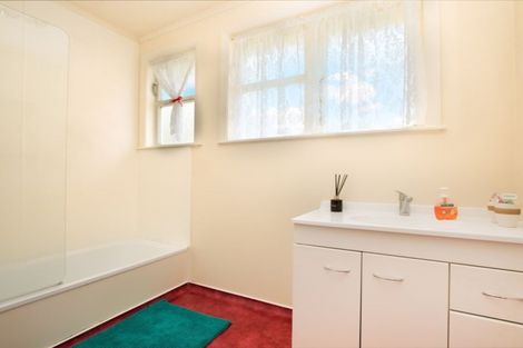 Photo of property in 10 Maher Place, Ranui, Porirua, 5024