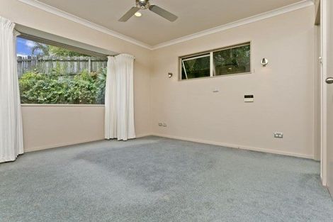 Photo of property in 2/22 Grenadine Place, Unsworth Heights, Auckland, 0632