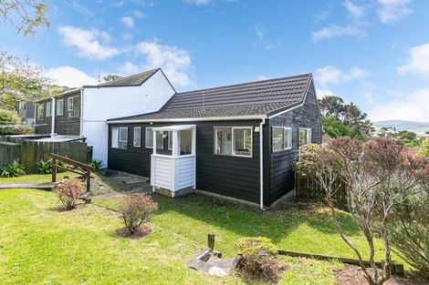 Photo of property in 6a Makatote Grove, Churton Park, Wellington, 6037