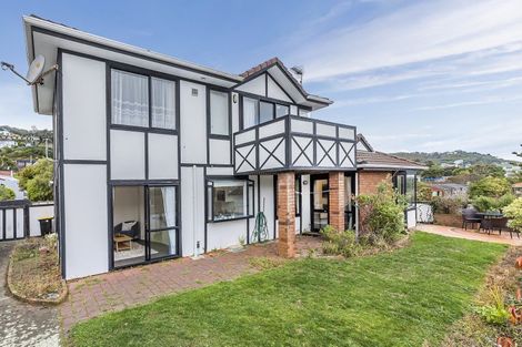 Photo of property in 2 Erskine Close, Island Bay, Wellington, 6023