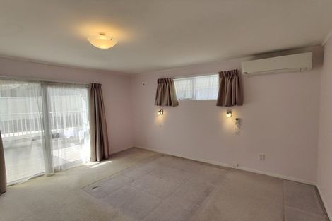 Photo of property in 60 Lewisham Street, Highland Park, Auckland, 2010