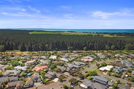 Photo of property in 11 Forest Drive, Parklands, Christchurch, 8083