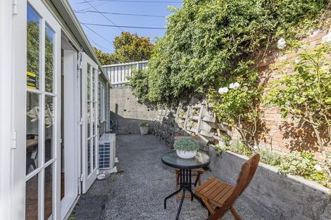 Photo of property in 18 Carrington Street, Mount Cook, Wellington, 6021