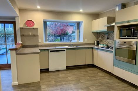 Photo of property in 13 Nutfield Lane, Cashmere, Christchurch, 8022