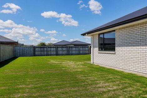 Photo of property in 16 Austin Reid Avenue, Carterton, 5713