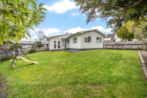 Photo of property in 5 Edelweiss Grove, Timberlea, Upper Hutt, 5018