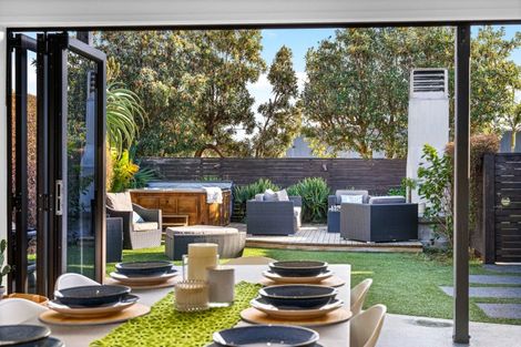 Photo of property in 12 Shamrock Crest, Omaha, 0986