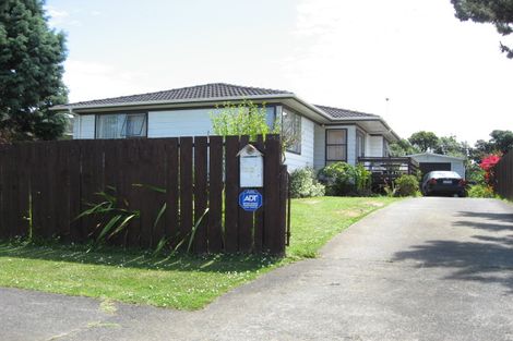 Photo of property in 23 Staverton Crescent, Mangere, Auckland, 2022
