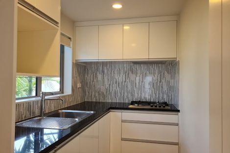 Photo of property in 109 Medallion Drive, Oteha, Auckland, 0632