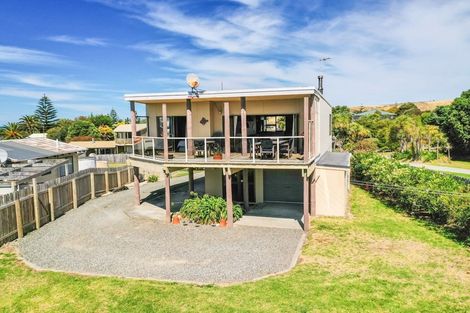 Photo of property in 14 Palm Parade, Riversdale Beach, Masterton, 5872