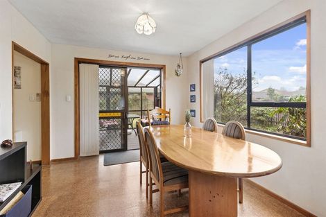 Photo of property in 31 Solomon Avenue, Redwood, Christchurch, 8051