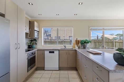 Photo of property in 34 Aitkenhead Court, Parakai, 0830