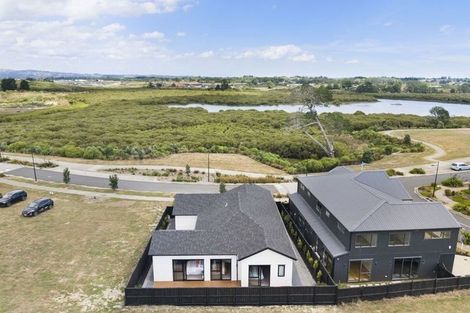 Photo of property in 51 Emerald Avenue, Rosehill, Papakura, 2113