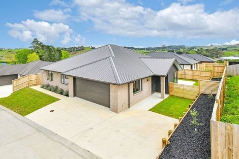 Photo of property in 35a Leathem Crescent, Pokeno, 2402